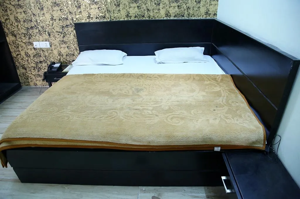 Hotel Ananda 3*, Delhi (National Capital Territory of India) India