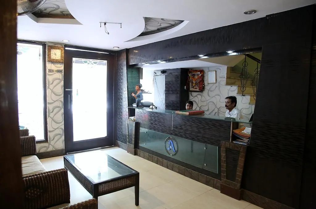***  Hotel Ananda India