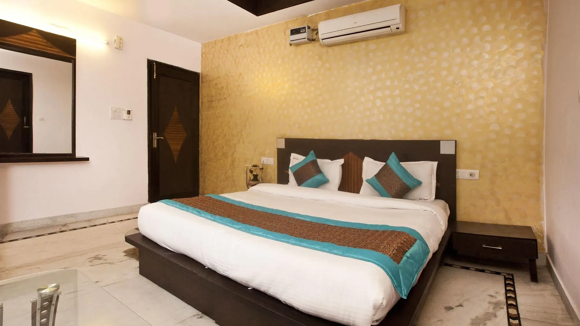 Hotel Ananda